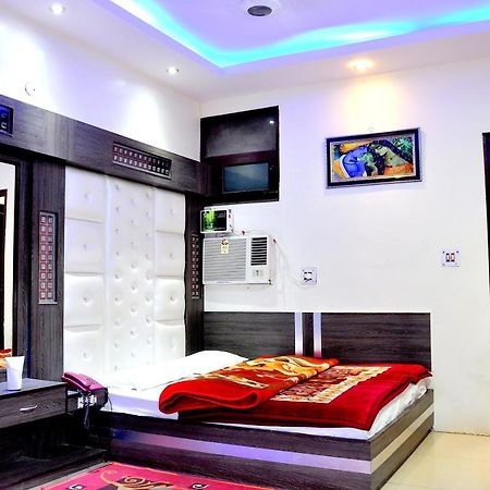 Hotel Peace Point - 1 Min Walking Distance From Station New Delhi Exteriör bild