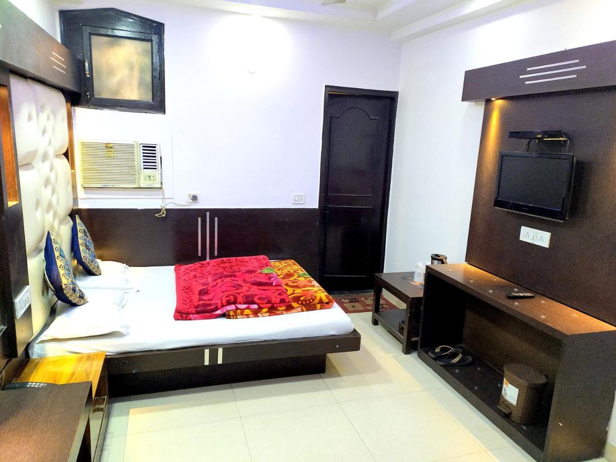 Hotel Peace Point - 1 Min Walking Distance From Station New Delhi Exteriör bild