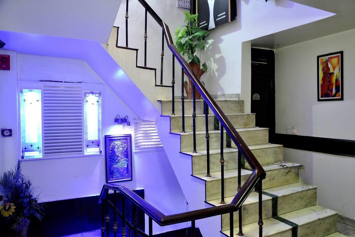 Hotel Peace Point - 1 Min Walking Distance From Station New Delhi Exteriör bild