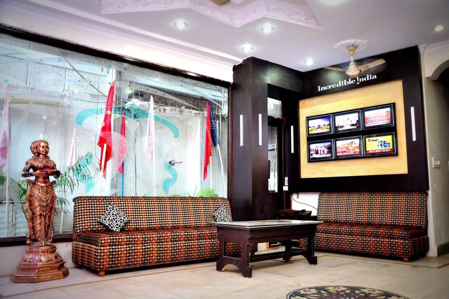 Hotel Peace Point - 1 Min Walking Distance From Station New Delhi Exteriör bild