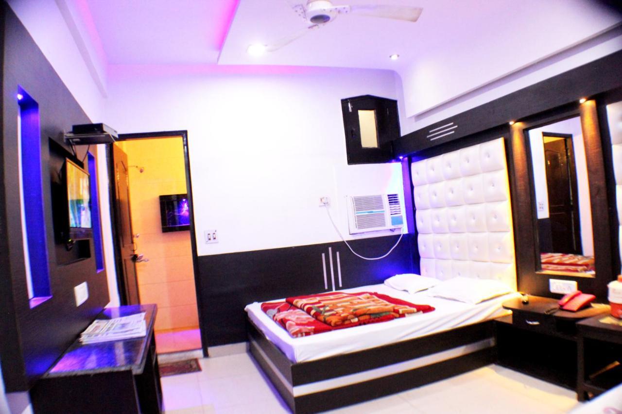 Hotel Peace Point - 1 Min Walking Distance From Station New Delhi Exteriör bild