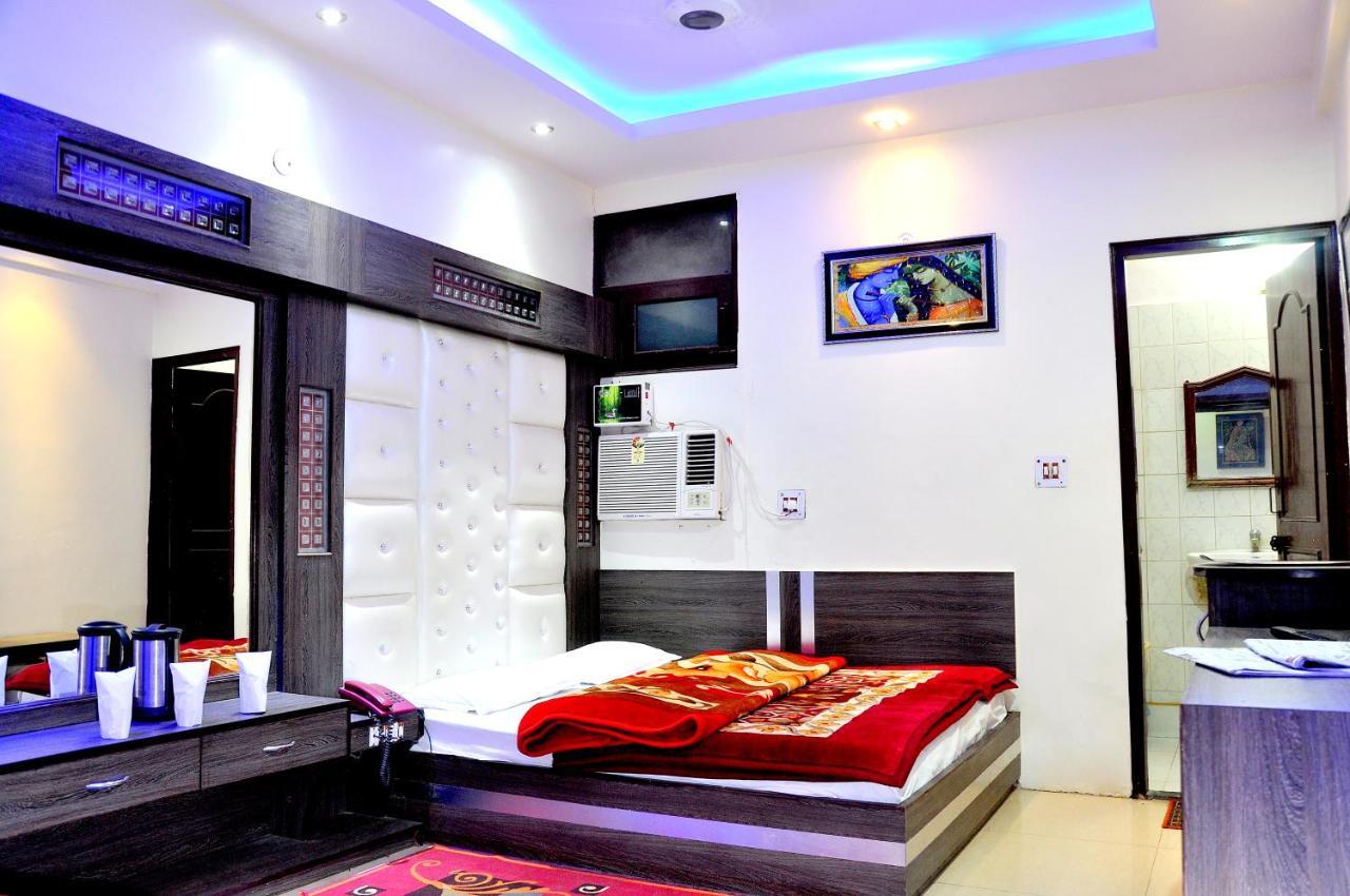 Hotel Peace Point - 1 Min Walking Distance From Station New Delhi Exteriör bild