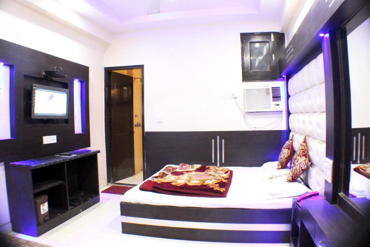 Hotel Peace Point - 1 Min Walking Distance From Station New Delhi Exteriör bild